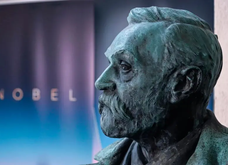 Estatua de Alfred Nobel, el fundador de los premios que llevan su apellido. Foto: Afp.
