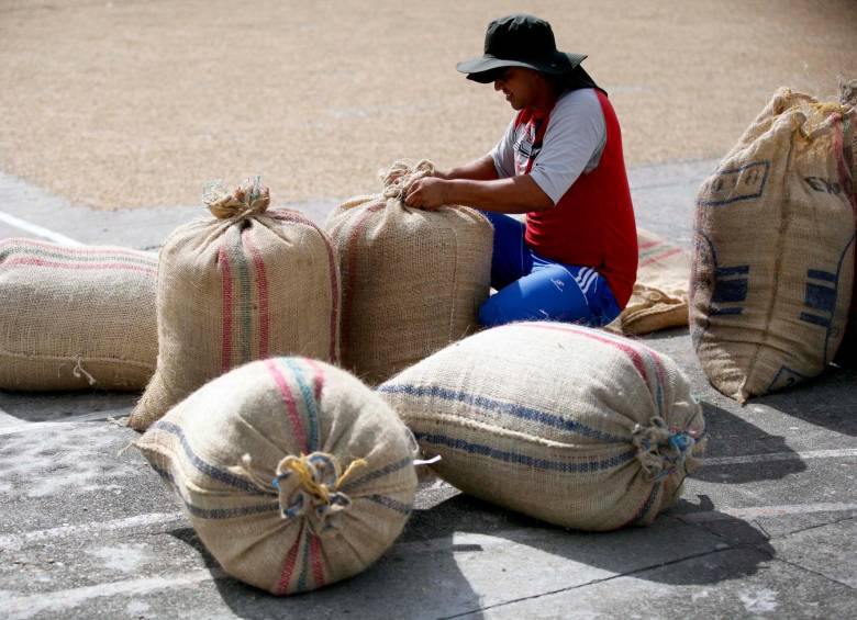 La carga de 125 kilos de café ha subido $422.000 en la última semana. FOTO Manuel Saldarriaga
