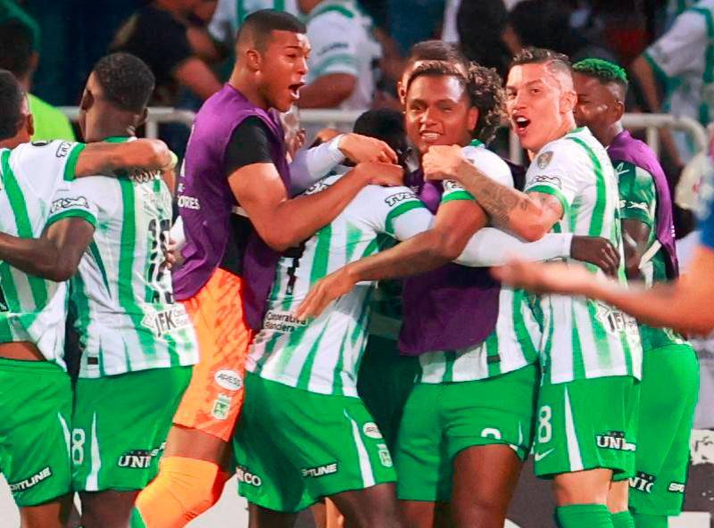 El verde festejó una nueva victoria en el Atanasio. FOTO MANUEL SALDARRIAGA