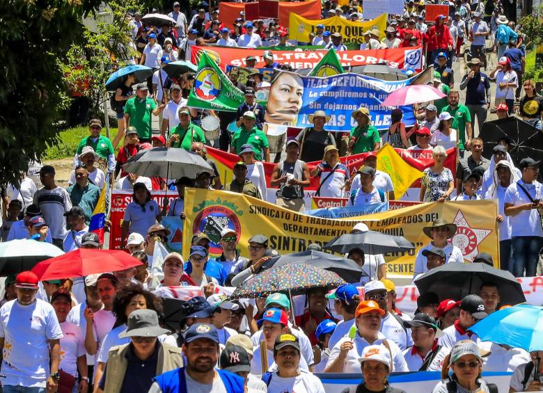 El incremento del salario mínimo que decretó el Gobierno seguirá siendo motivo de diversos debates. Foto: Jaime Pérez