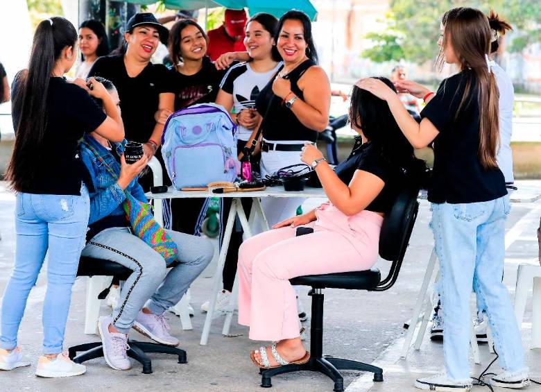 Estilistas, maquilladoras y manicuristas también participaron del evento. FOTO JAIME PÉREZ