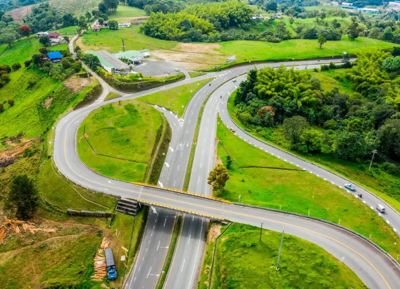 El Gobierno del presidente Gustavo Petro puso sus ojos sobre la concesión Autopistas del Café, planteando la terminación anticipada del contrato y el desmonte de sus siete peajes. FOTO CORTESÍA ODINSA