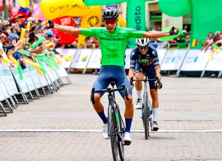 Urián y su primer triunfo en una carrera grande en Colombia. FOTO CORTESÍA ÁNDERSON BONILLA-CICLISMO EN LÍNEA