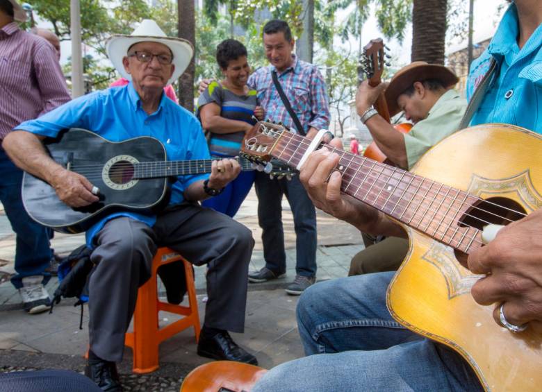 En Colombia hay más de 150 mil artistas registrados por el gobierno colombiano. Ellos serán los primeros beneficiados de tarjeta. Foto: EL COLOMBIANO