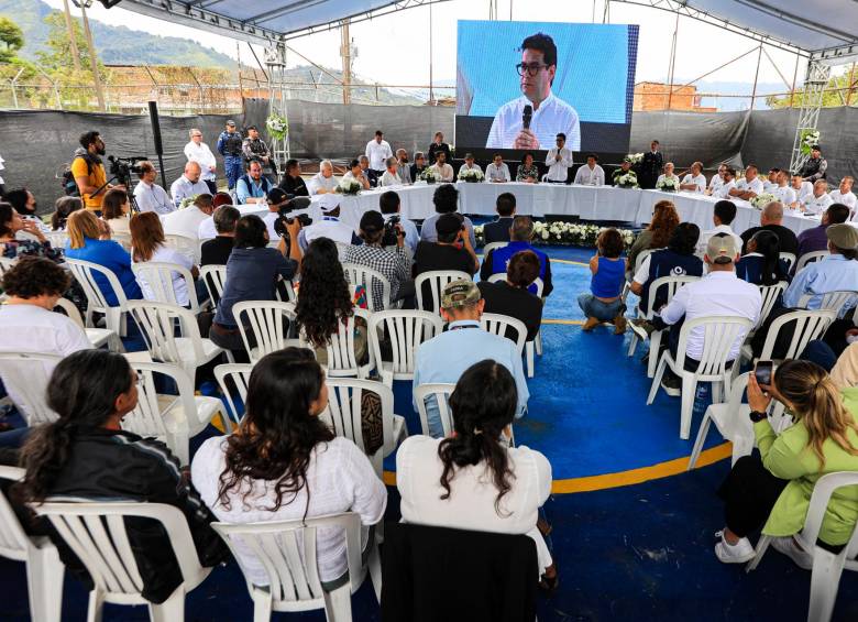 Así fue la instalación de la mesa de diálogos de paz urbana entre el Gobierno Nacional y las bandas del Valle de Aburrá, con un evento público en la cárcel de máxima seguridad de Itagüí. FOTOS MANUEL SALDARRIAGA