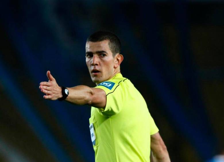 El árbitro colombiano Andrés Rojas será el encargado de impartir justicia en el duelo entre Botafogo y Peñarol, por la semifinal de la Copa Libertadores. FOTO COLPRENSA 