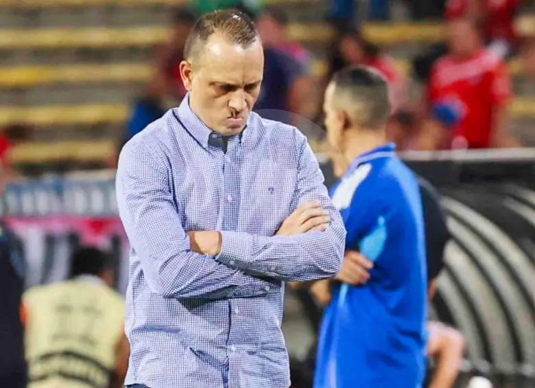 El técnico Alejandro Restrepo no ocultó su molestia por la derrota ante Nacional y reflexionó sobre lo que sigue para el DIM, el duelo ante Bucaramanga este miércoles. FOTO MANUEL SALDARRIAGA