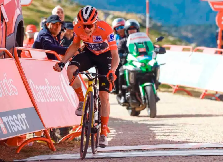 El danés Jonas Vingegaard campeón de la Vuelta a España 2025, no pudo celebrar en Madrid, pues la última etapa fue cancelada por protestas. FOTO GETTY 