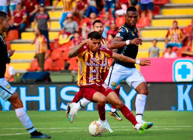 El duelo entre Tolima y Águilas Doradas terminó igualado en el Manuel Murillo Toro.FOTO TOMADA @DEPORTESTOLIMA