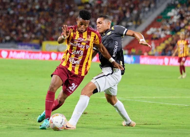 Después de que se pensaba que el juego terminaría en tablas, vino el gol del equipo dorado. FOTO TOMADA DE @DEPORTESTOLIMA