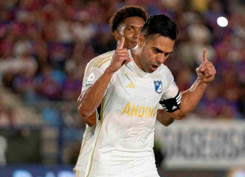 Esta fue la celebración de Falcao al marcar el primer tanto en el duelo ante Unión Magdalena, que terminó ganando Millonarios como visitante 1-3. FOTO TOMADA @MillosFCoficial