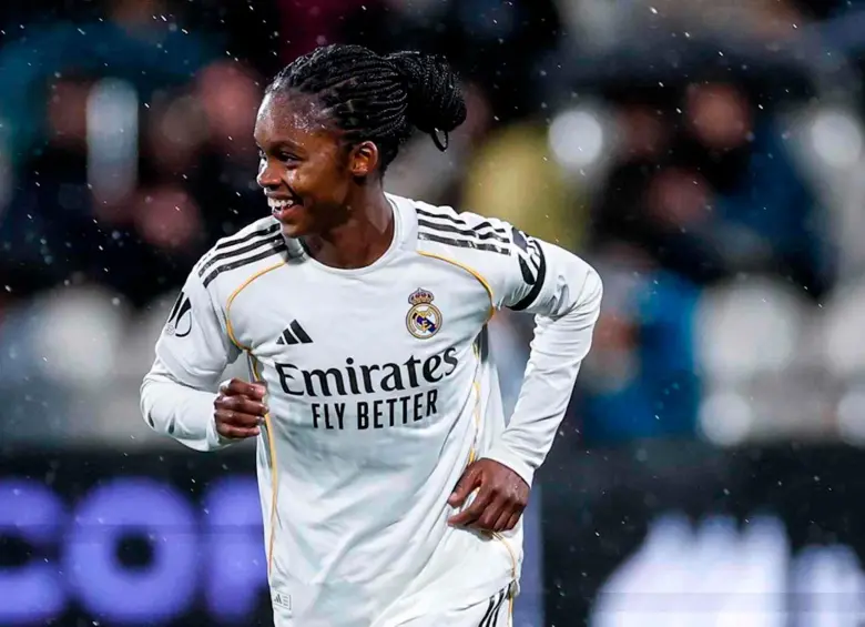 La delantera colombiana celebra su tanto, en la victoria del Real Madrid femenino en la semifinal de la Supercopa Española, ante el Atlético de Madrid. FOTO TOMADA X @realmadridfem
