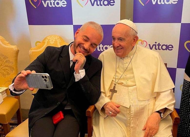 A lo largo de su pontificado, el Papa Francisco ha mantenido relaciones cordiales con miembros del mundo del espectáculo. FOTO: TOMADA DE INSTAGRAM @jbalvin