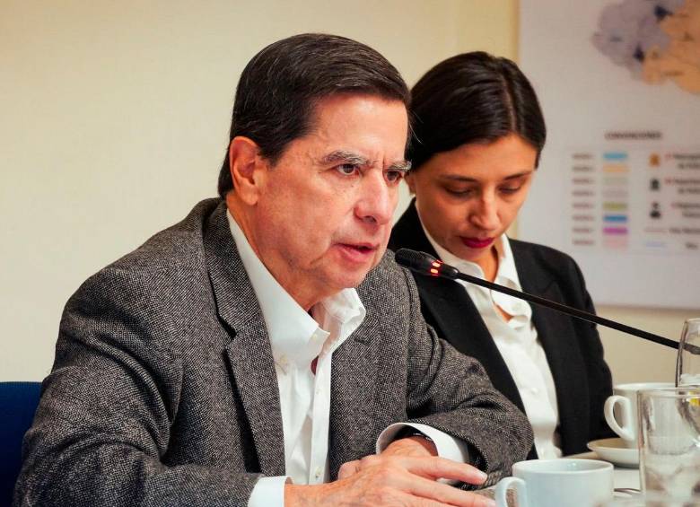 Juan Fernando Cristo es ministro del Interior y se tuvo que ausentar del consejo de ministros de este martes por un cuadro gripal. FOTO: Cortesía