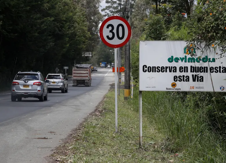 Colfecar advirtió que varias vías revertidas al Invías carecen de recursos para mantenimiento y servicios a los usuarios, situación que, según el gremio, deberá afrontar el nuevo gobierno desde agosto de 2026. FOTO Manuel Saldarriaga