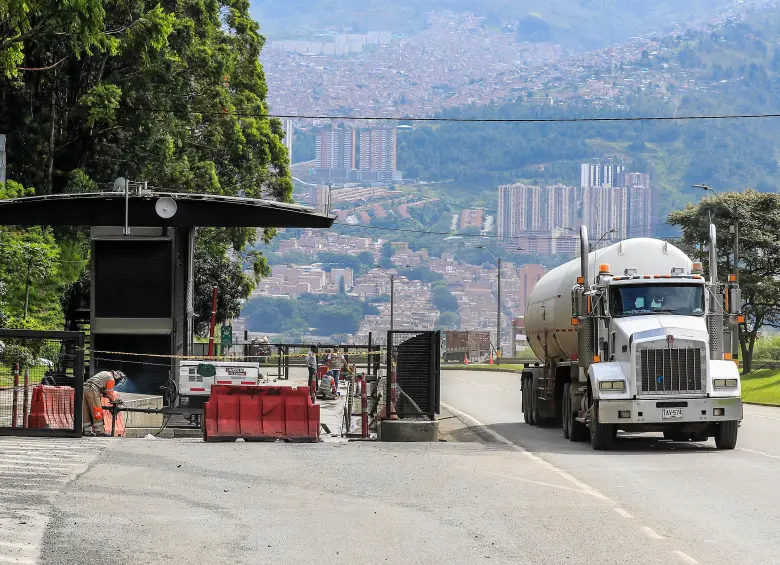 Este año el transporte de carga por carretera ha movido 126,1 millones de toneladas de diversos productos. FOTO EL COLOMBIANO