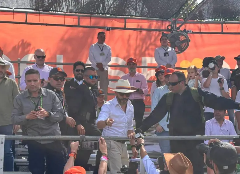 ¿Quién es Joseph Humire, el funcionario de Trump que ha acompañado a De la Espriella en sus primeras horas de gobierno?