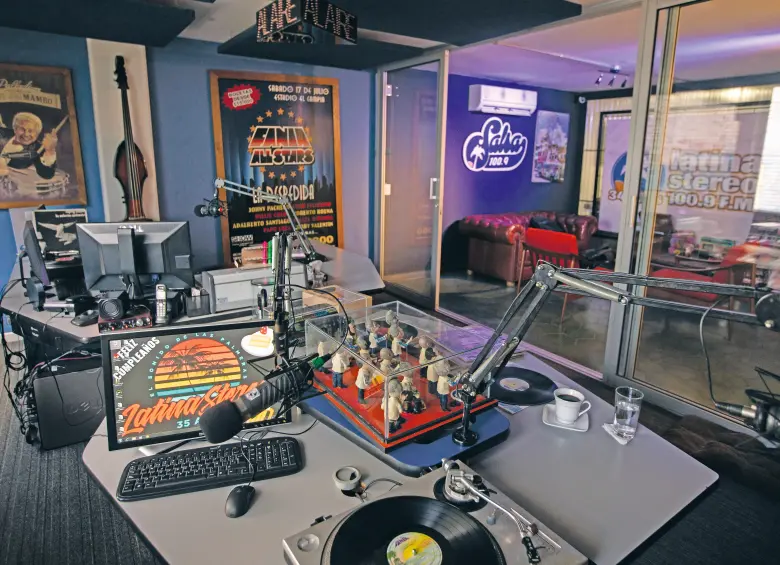 Las oficinas y los estudios de Latina Stereo están ubicados en la Calle 10 #43d-34, El Poblado. Hasta allí llegan sus oyentes. FOTO camilo suárez