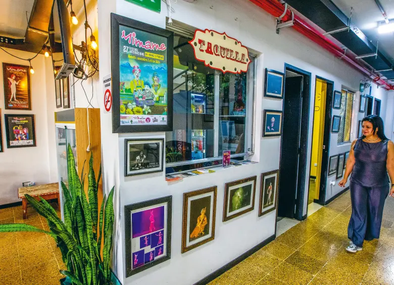 Alejandra María Jiménez, directora de La Polilla en las instalaciones del lugar. FOTO Julio César Herrera