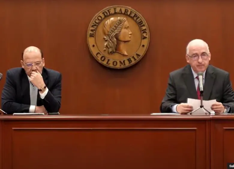 El ministro de Hacienda, Germán Ávila (izq.) y el gerente del Banco de la República, Leonardo Villar (der.) explicaron la decisión de tasas de interés tomada hoy. FOTO: Captura de video YouTube.