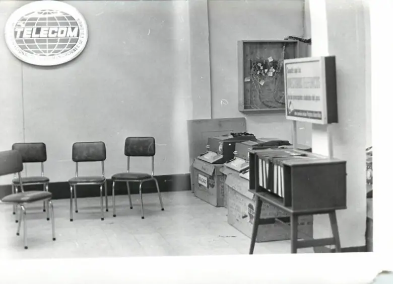 Oficina de Telecom en el Coliseo Mayor Ivan de Bedout.1970. Foto: (Archivo El Colombiano - escaneada). Fototeca