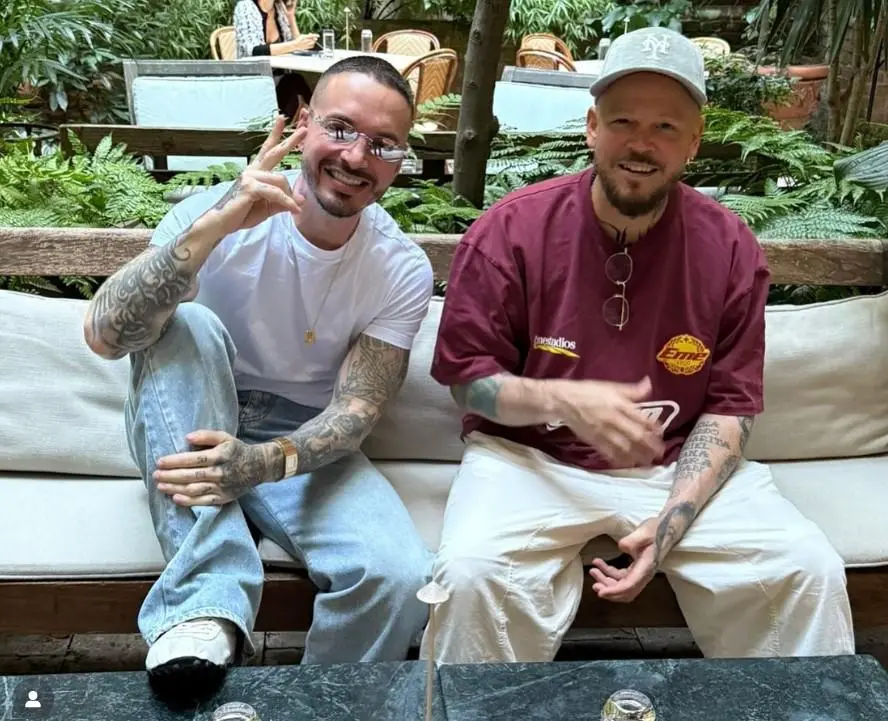 J Balvin y Residente, los dos cantantes publicaron en su redes su reconciliación. FOTO: Tomada de Instagram.