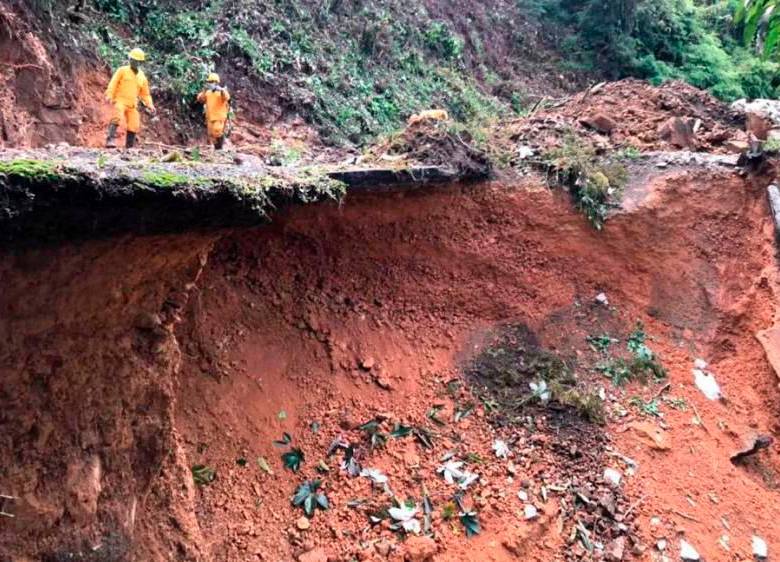 Derrumbe en el kilómetro 51+900 de la vía Medellín - Bogotá, en jurisdicción del municipio de San Luis. FOTO: Julio César Herrera