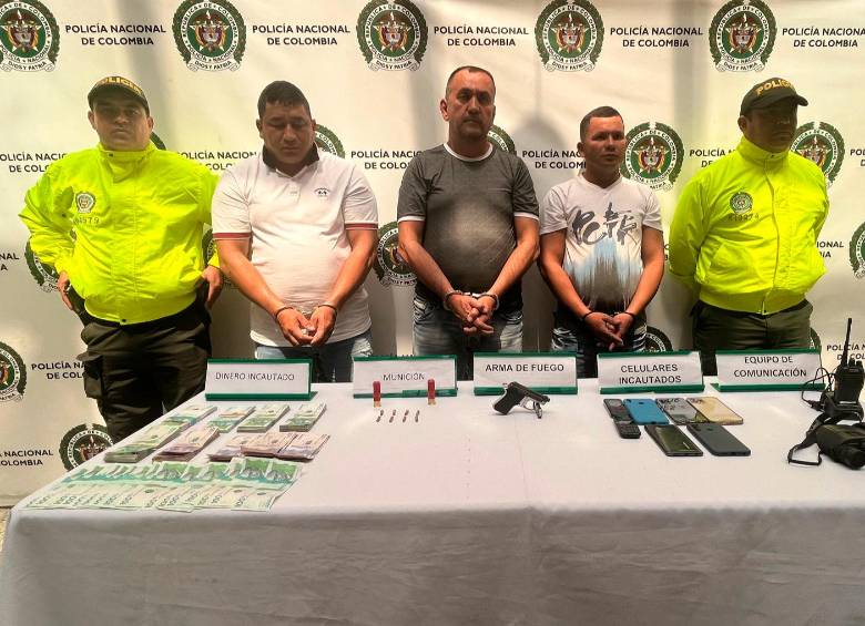 Los capturados, de izquierda a derecha: alias “Tirador”, “Darío” y “Talco”. Fueron enviados a la cárcel. FOTO cortesía de policía