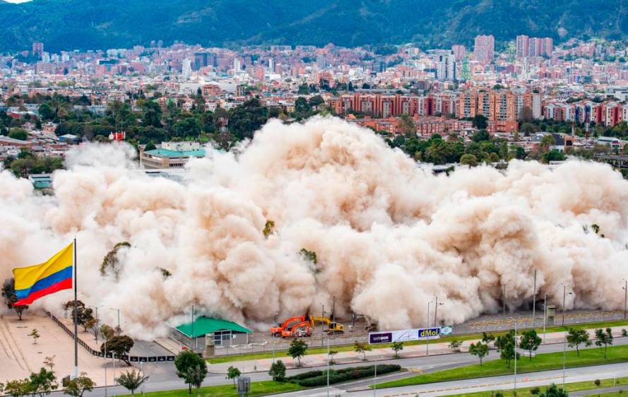 Para realizar la implosión se contó con la participación de 23 entidades de carácter Nacional y Distrital en el Puesto de Mando Unificado (PMU), ubicado en el Centro Administrativo Nacional, CAN, en Bogotá. Foto Cortesía MinDefensa