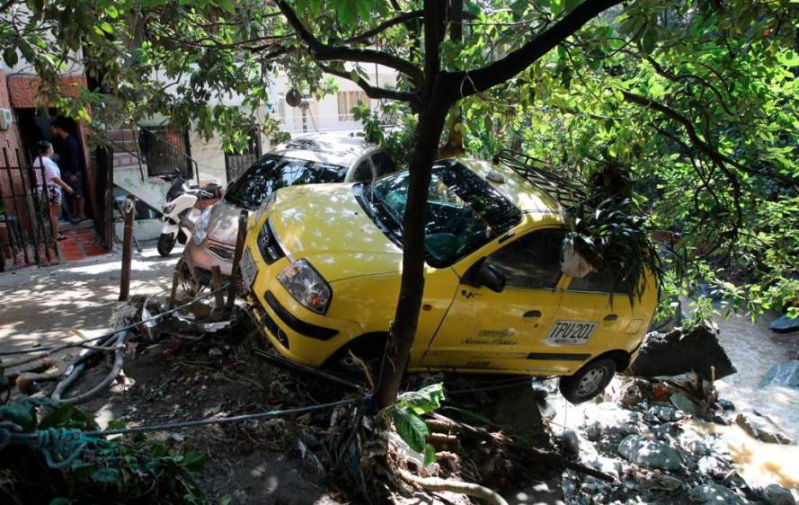 Más de la emergencia por lluvias en Medellín, así luce el barrio Robledo