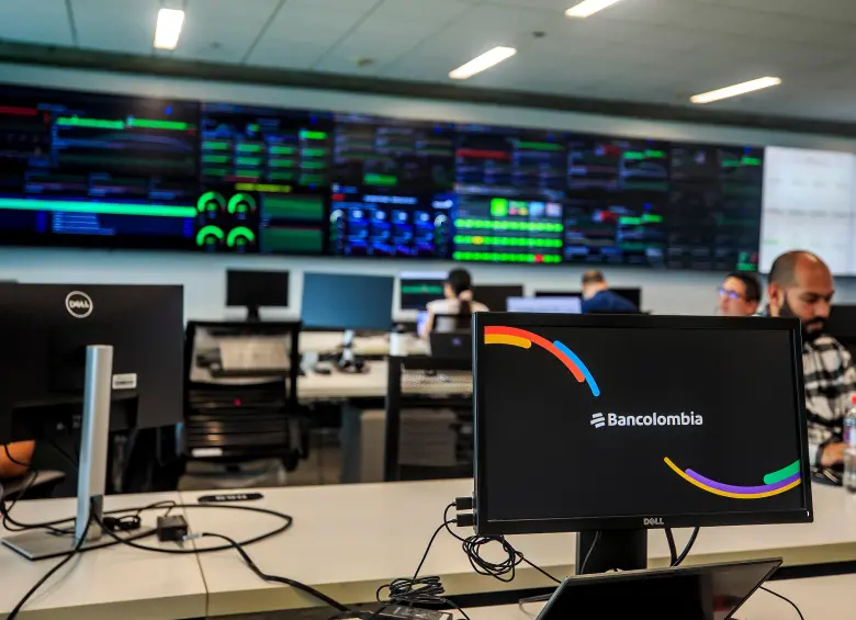 Las fallas recientes en los canales digitales de Bancolombia reflejan los desafíos técnicos, transición y modernización que enfrenta el sistema financiero colombiano. FOTO Camilo Suárez
