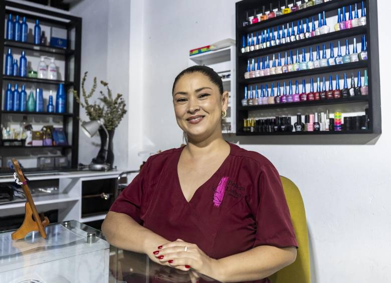 Diana es madre de tres hijas y encontró en el emprendimiento una forma de trabajar mientras podía estar presente en su crianza. 