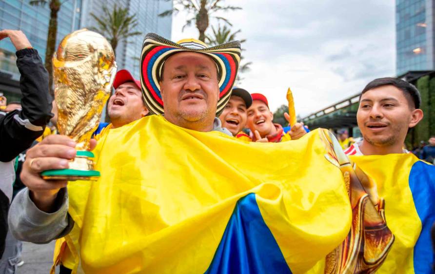 Hoy juega la “Sele”: Hinchas se tomaron Ciudad de México para empujar el sueño mundialista de Colombia