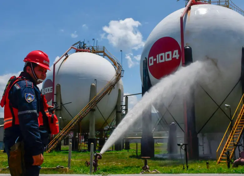 Estados Unidos busca aumentar la oferta de petróleo global al flexibilizar sanciones contra PDVSA. FOTO: GETTY
