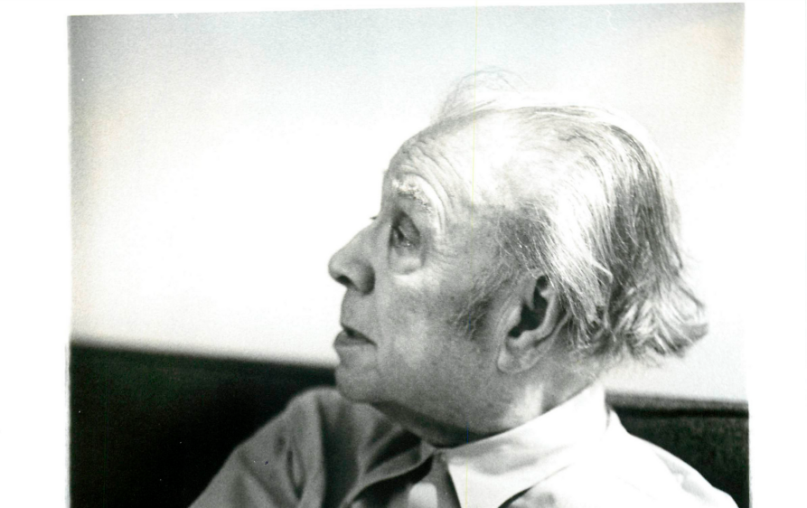 Borges se convirtió en autor de culto en Latinoamérica, por eso ha sido suplantado y se le atribuyen textos que nunca firmó. FOTO ARCHIVO