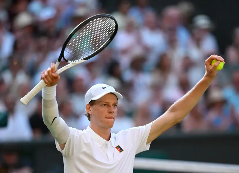 Jannik Sinner, de 23 años de edad, va por su primer título de Wimbledon. FOTO: GETTY