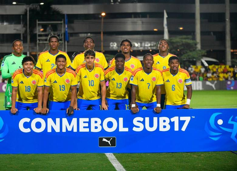 La Selección Colombia Sub 17 que se quedó con el título del Sudamericano disputado en Paraguay contó con seis jugadores de equipos paisas y cinco futbolistas nacidos en Antioquia. FOTO CORTESÍA FCF 