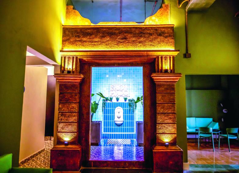 Así luce el baño de inmersión de la antigua mansión. Tuvieron que cavar durante tres semanas para encontrarlo; tenía sus baldosines originales e intactos. FOTO julio césar herrera
