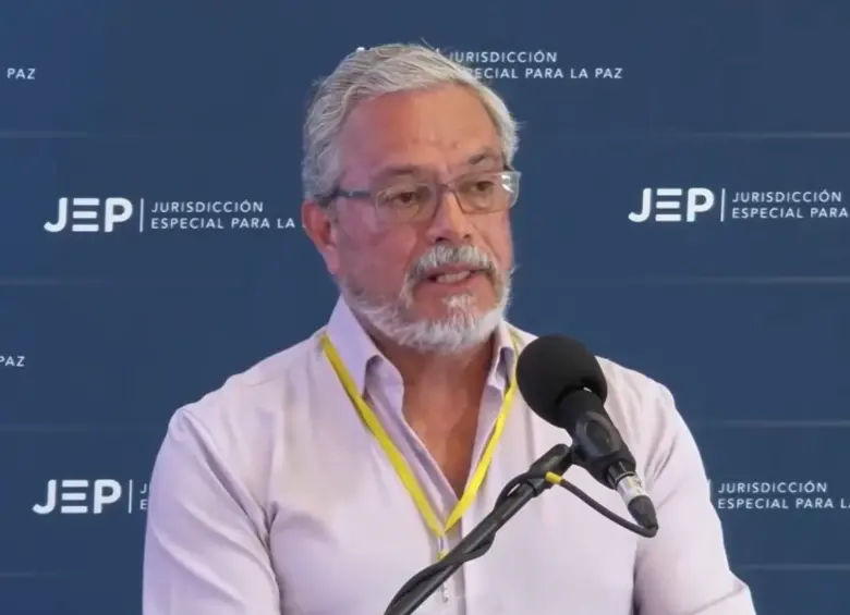 El general (r) Adolfo León Hernández admitió su responsabilidad ante la JEP por falsos positivos. FOTO: Tomado de X: @JEP_Colombia
