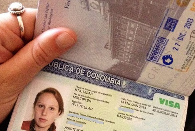 El extranjero debe revisar su situación y definir el trámite antes de seguir en Colombia, según el caso. FOTO: Cancillería