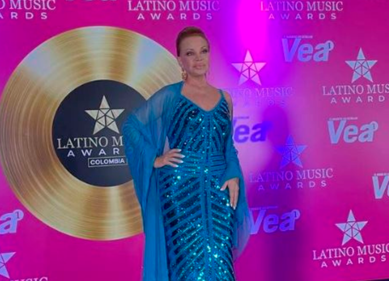 Paloma San Basilio fue la invitada más importante de la noche y ganó el Latin Show Award a la Excelencia. FOTO TOMADA DE INSTAGRAM