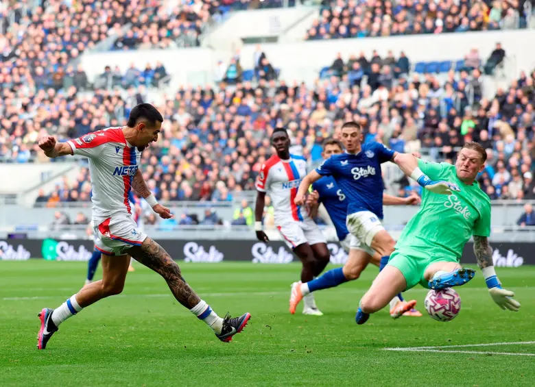 ¡Grito colombiano en Inglaterra! Daniel Muñoz sigue imparable con Crystal Palace FOTO: GETTY
