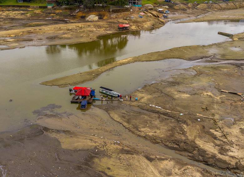 El problema no está únicamente en la disponibilidad de agua. La capacidad del sistema para incorporar nueva generación de energía también enfrenta limitaciones. Foto: Camilo Suárez