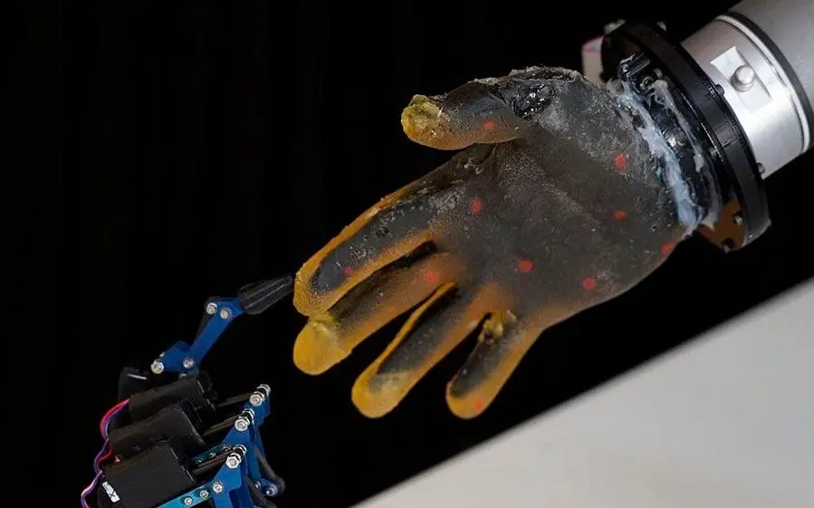 La piel robótica puede detectar hasta 860.000 estímulos. FOTO Universidad de Cambridge