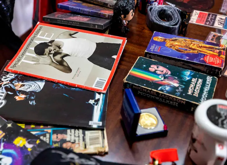 Estos son algunos de los objetos que hacen parte de la colección de Pérez. FOTO: Camilo Suárez.