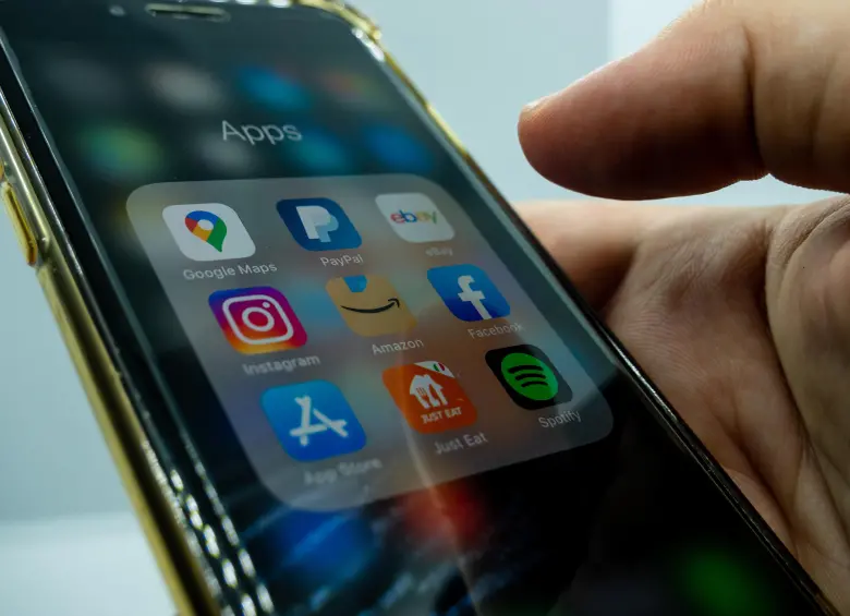 Usuarios de Europa, Asia y América han reportado fallas en algunos servicios de Facebook e Instagram. Foto: Getty Images