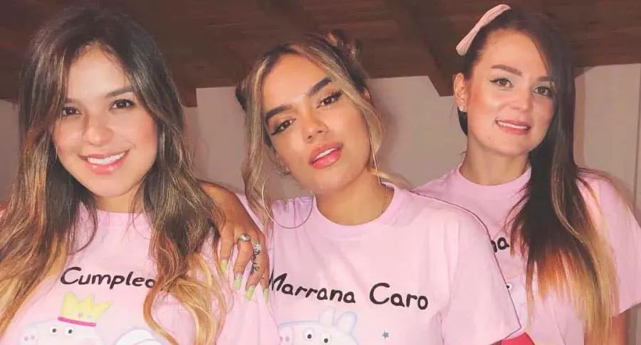 Karol junto a su hermana Jessica (Izq.) y Verónica (Der.). FOTO: Tomada de redes sociales