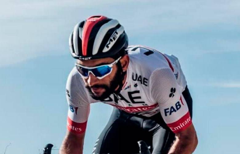 Fernando Gaviria sigue intentando llevarse una etapa en el Giro, este lunes fue segundo. FOTO UAE