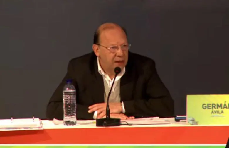 Germán Ávila, ministro de Hacienda, en la Asamblea Extraordinaria.