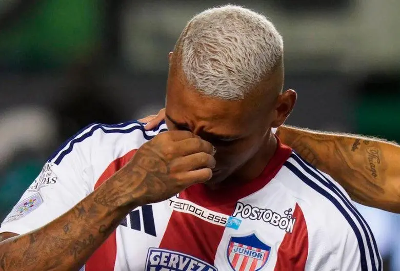 No es la primera vez que Jermein Peña es expulsado de esta manera. FOTO JUNIOR FC